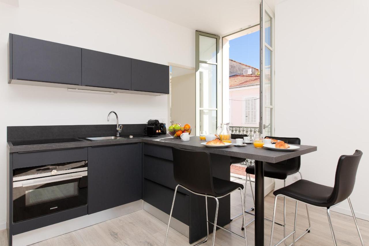 Anzur Yourhosthelper Cannes Exteriör bild